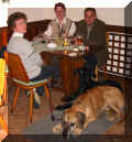 Oktober 2001 - mit Elfi und Heinz und Paulchen und Olli beim Essen